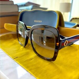 Auth gucci sunglasses square blue red and tortoise
